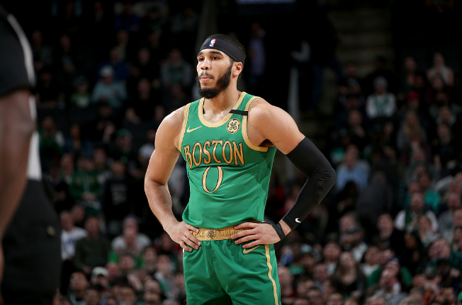 山东队完胜福建队，塔图姆惊艳四座