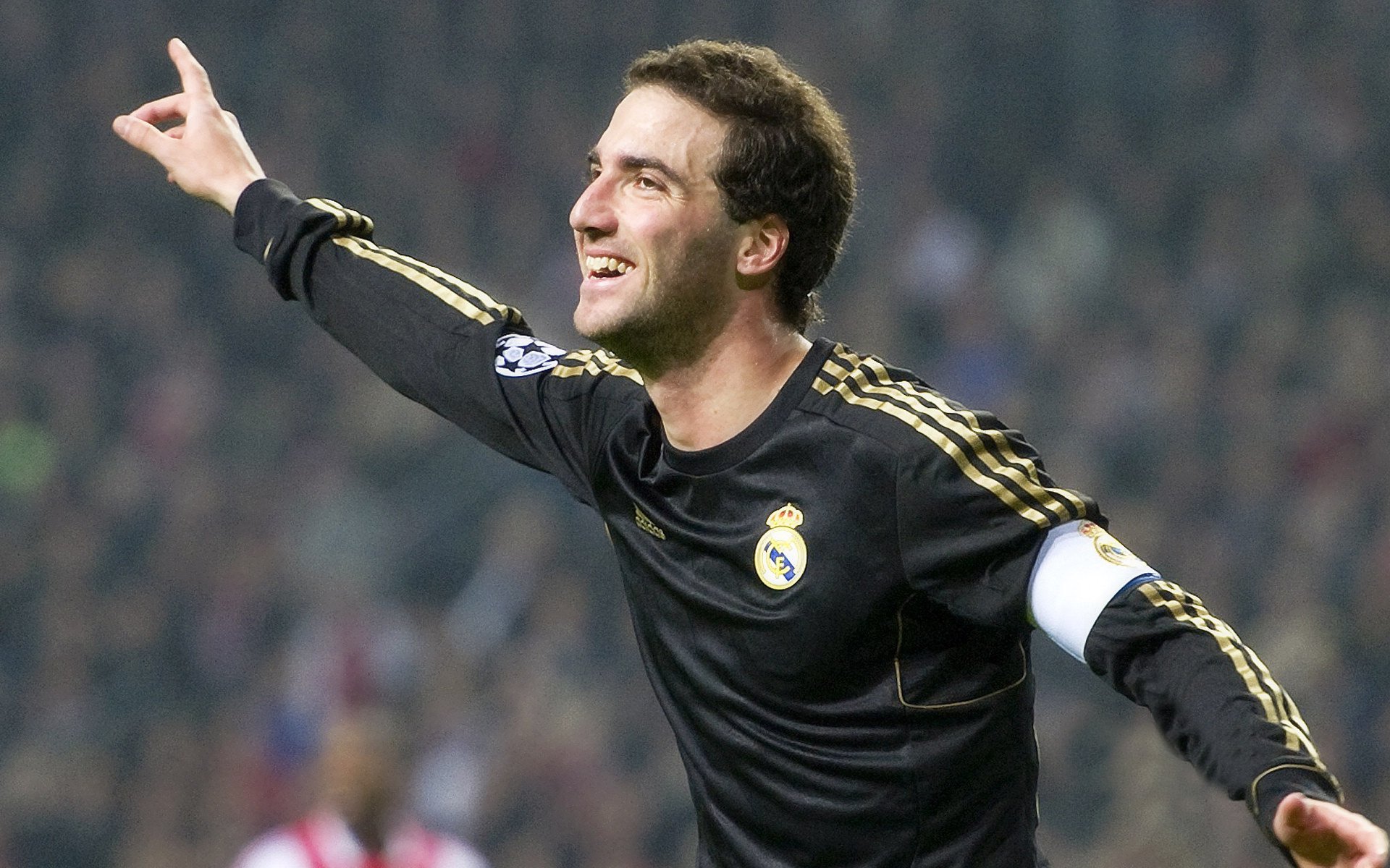 奥运周期关键战之夜，基耶萨硬仗之王，当命运在90分钟里淬火成钢