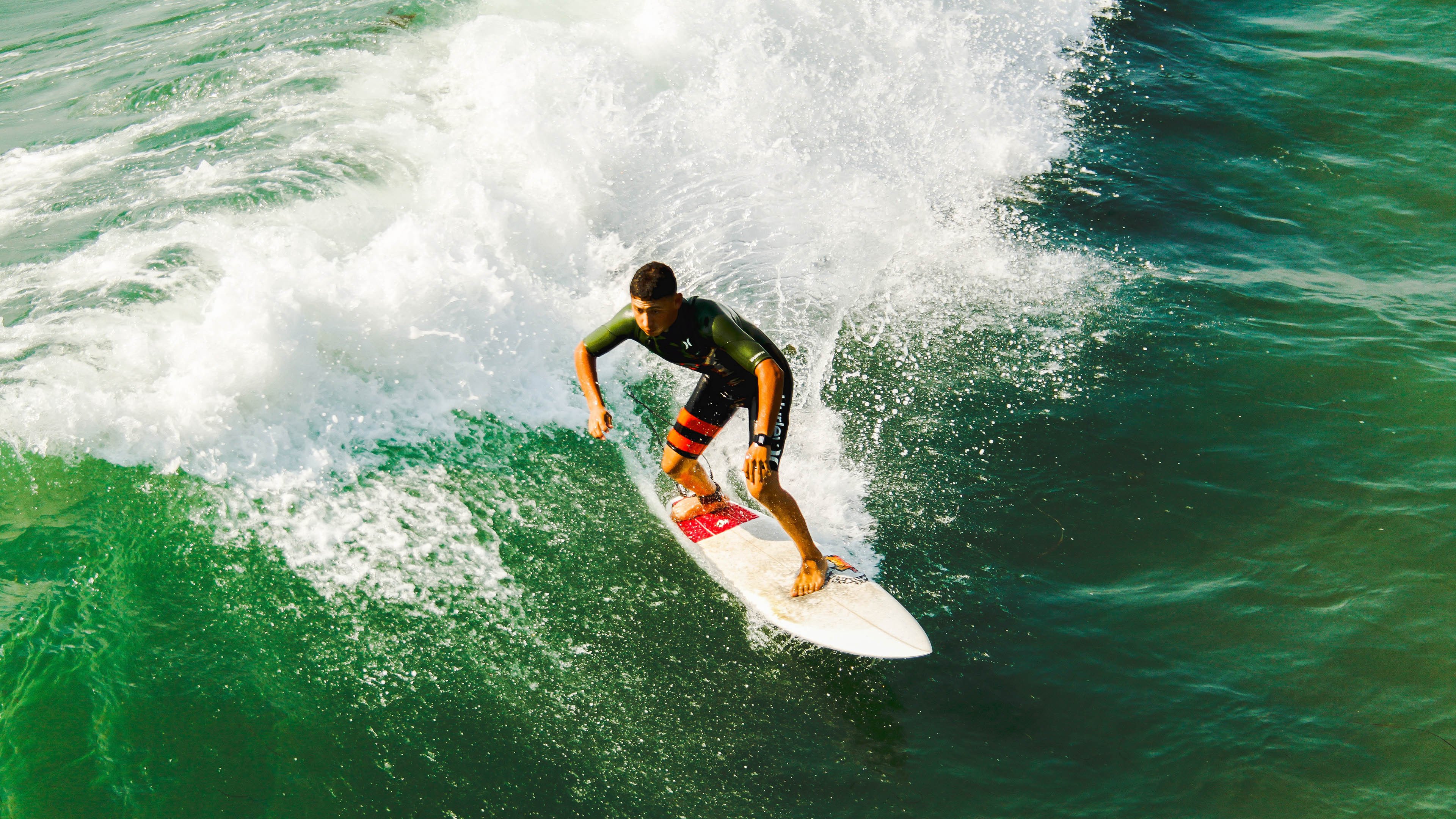 76人血拼雄鹿，切特成为关键先生